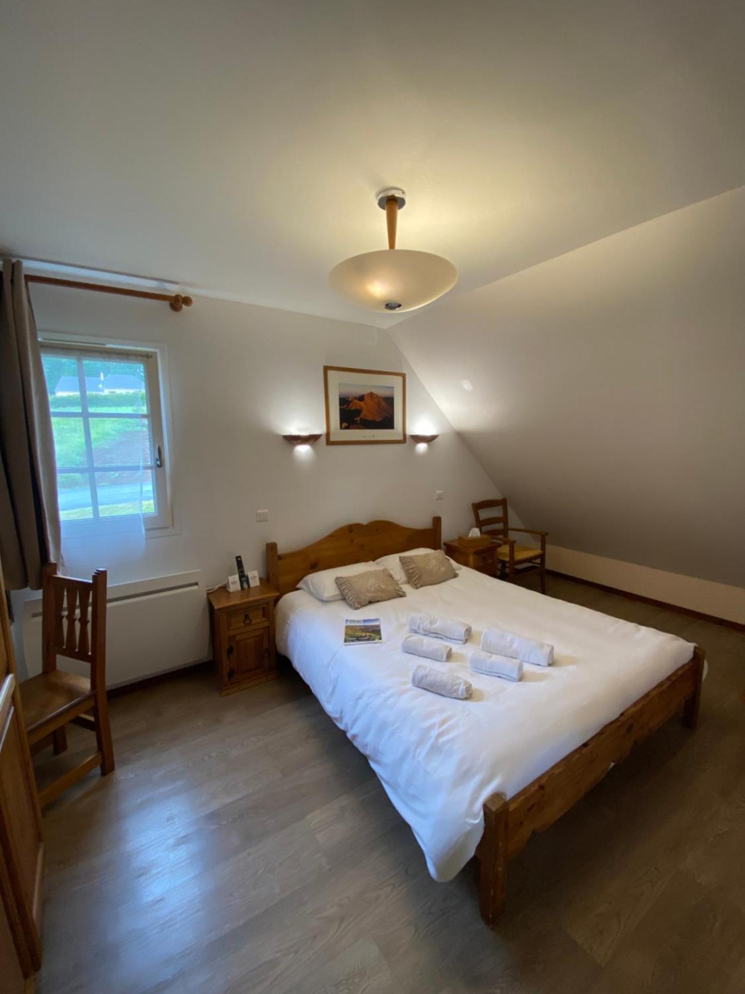 Logis Hotel Restaurant Auberge Du Bougnat Saint-Victor-la-Riviere 外观 照片
