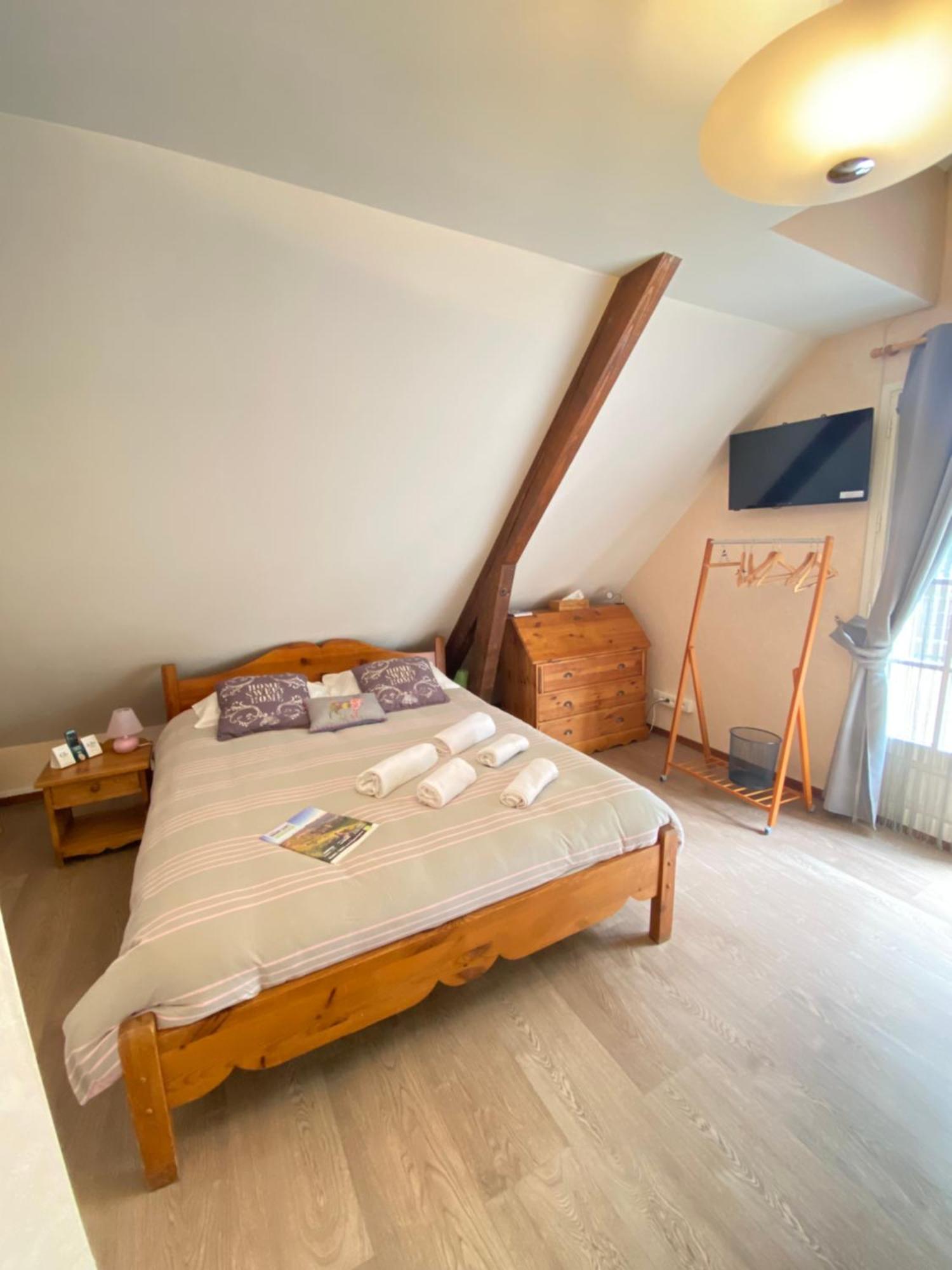 Logis Hotel Restaurant Auberge Du Bougnat Saint-Victor-la-Riviere 外观 照片