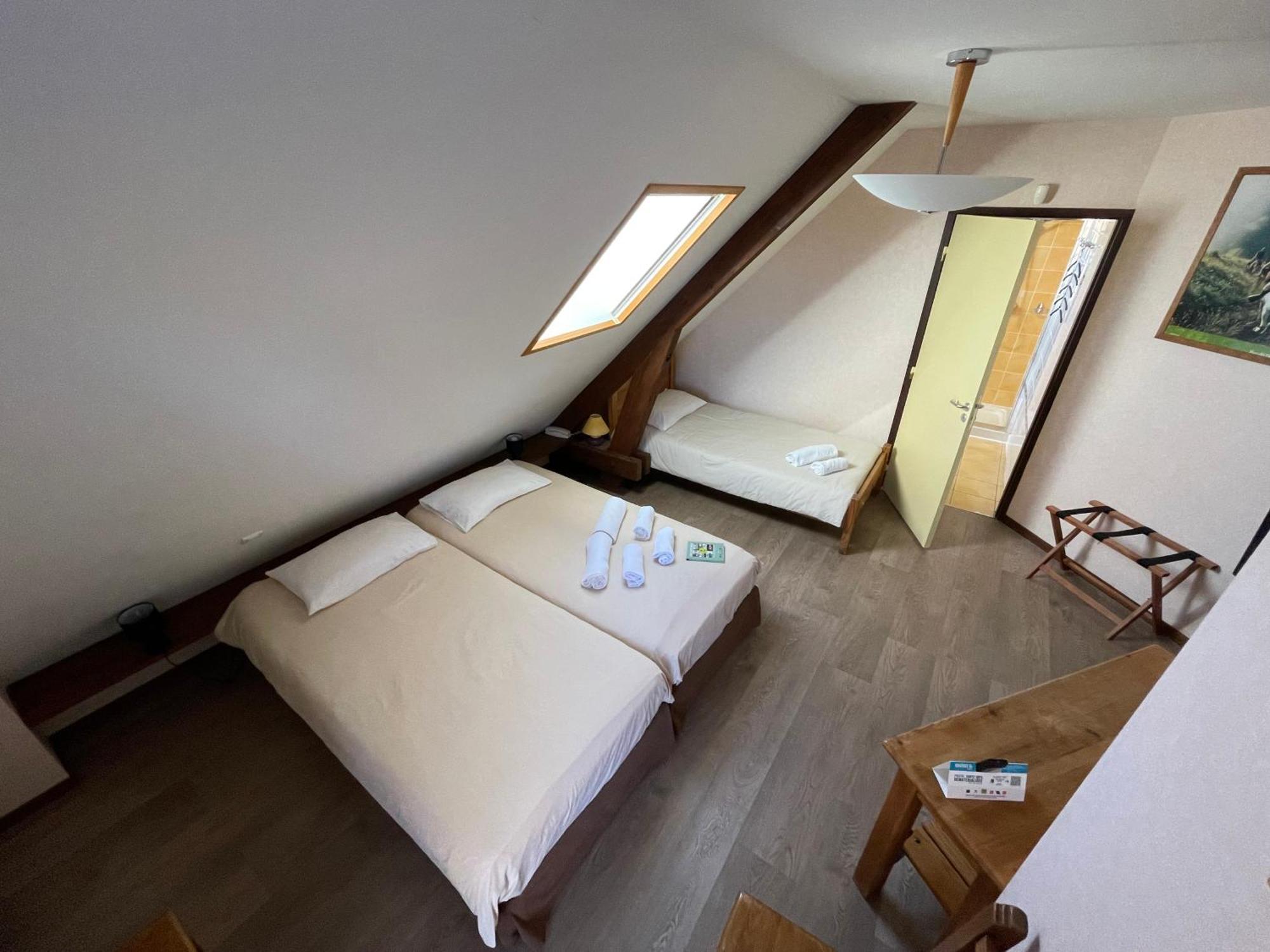 Logis Hotel Restaurant Auberge Du Bougnat Saint-Victor-la-Riviere 外观 照片