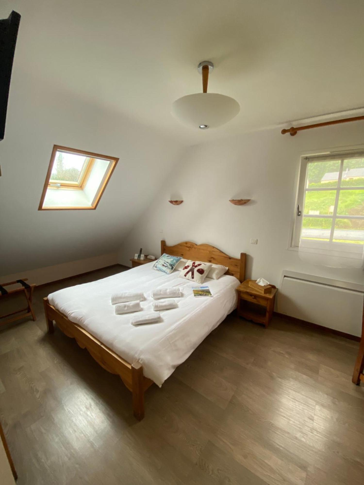 Logis Hotel Restaurant Auberge Du Bougnat Saint-Victor-la-Riviere 外观 照片