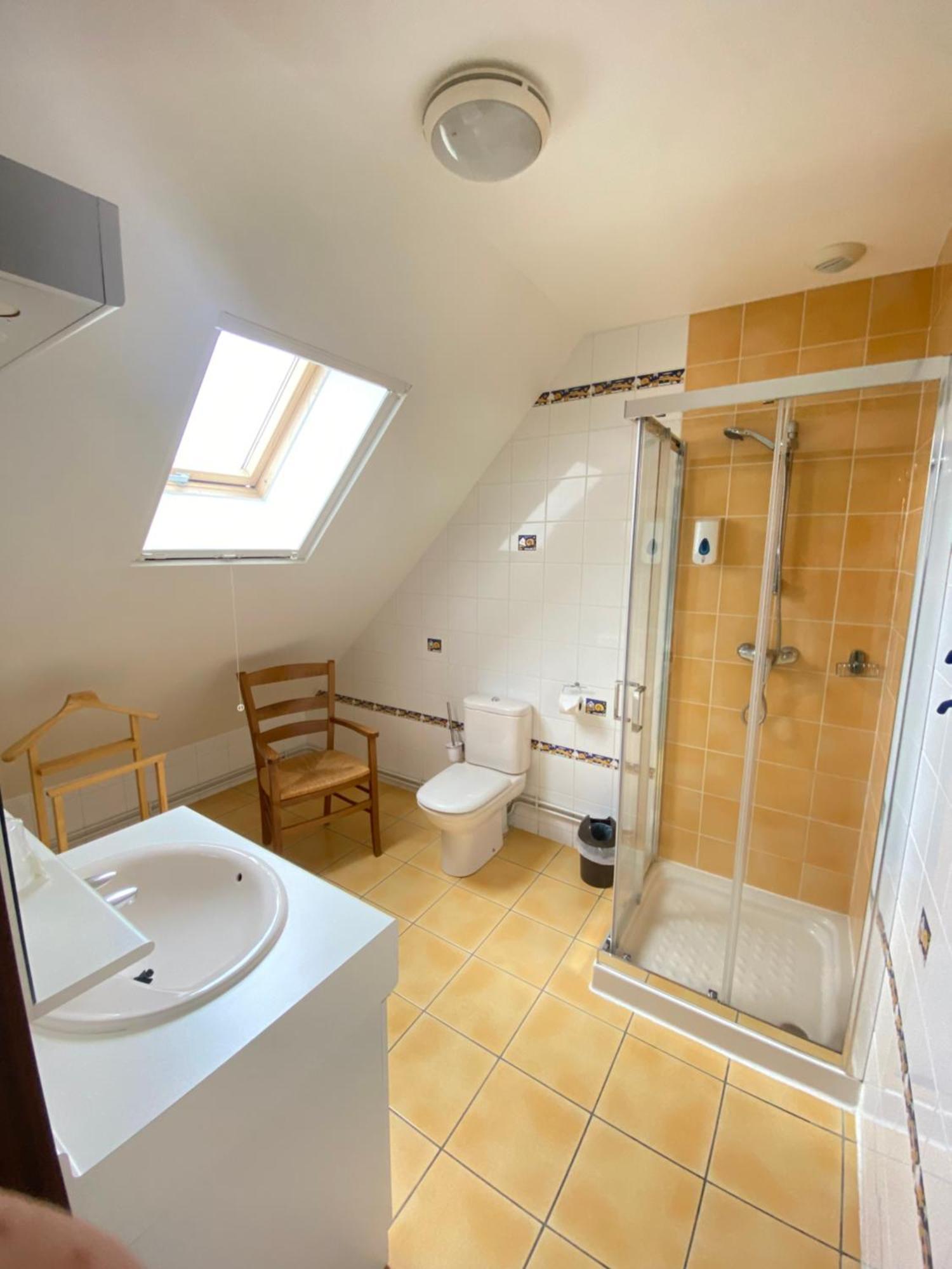 Logis Hotel Restaurant Auberge Du Bougnat Saint-Victor-la-Riviere 外观 照片